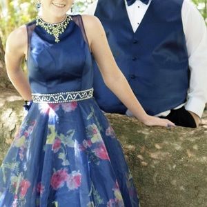 Dress only , size 0-1 very gorgeous
